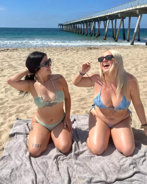 [2] Happy at the beach by Blitz101r