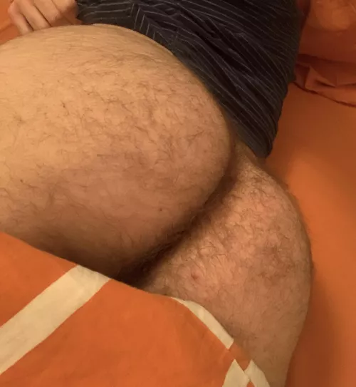 24 in shape DL Arab with a thicc furry ass. ☺️ Add my snapp: FunOne204 by funone204