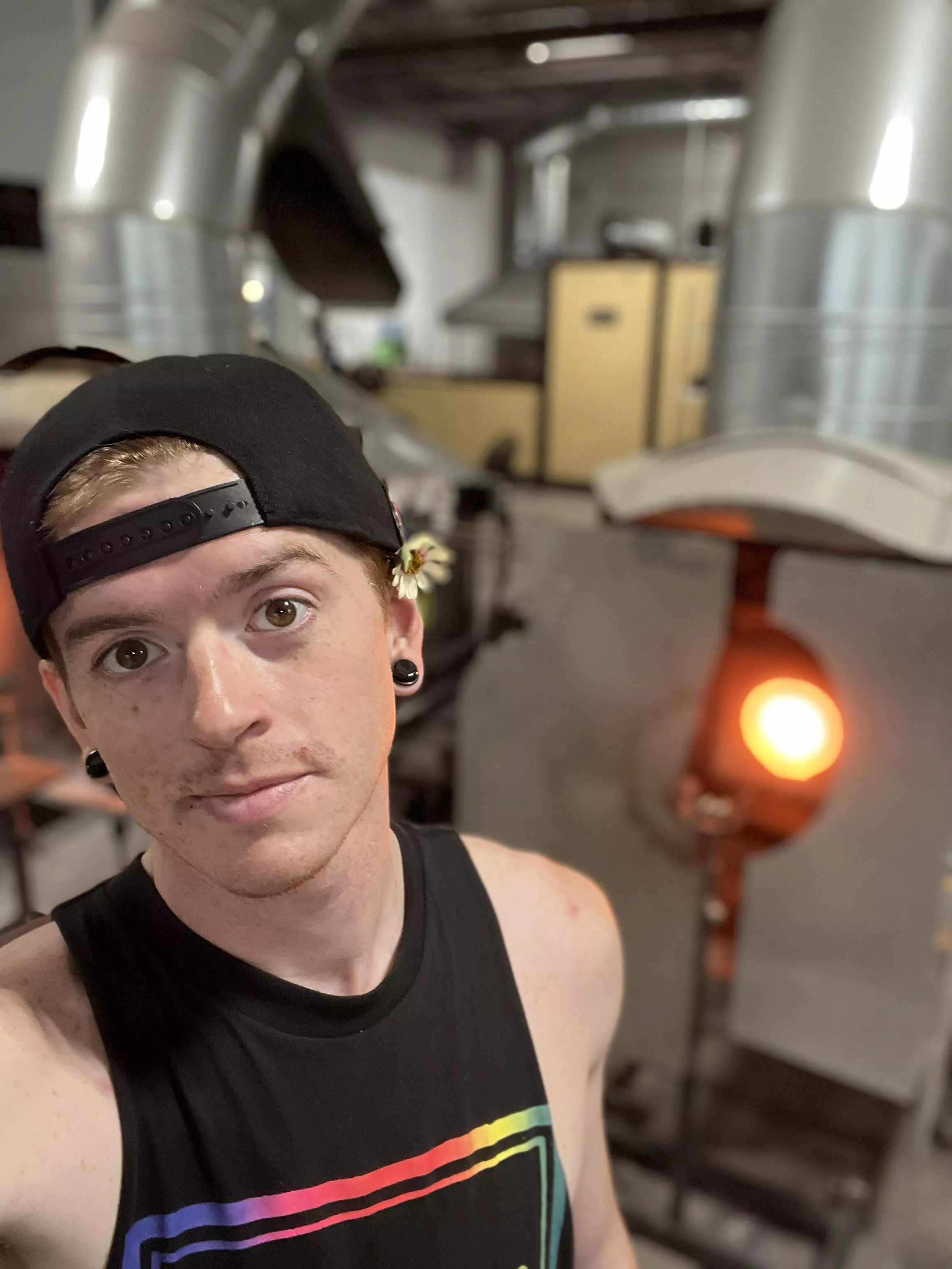 Glassblower flower power! posted by pizzaflavoredgogurt