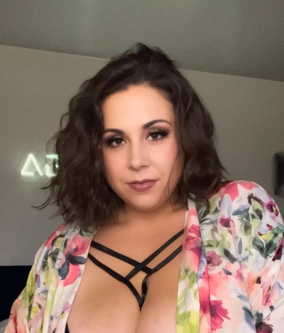 Goodnight 😘 posted by DzireReaXO