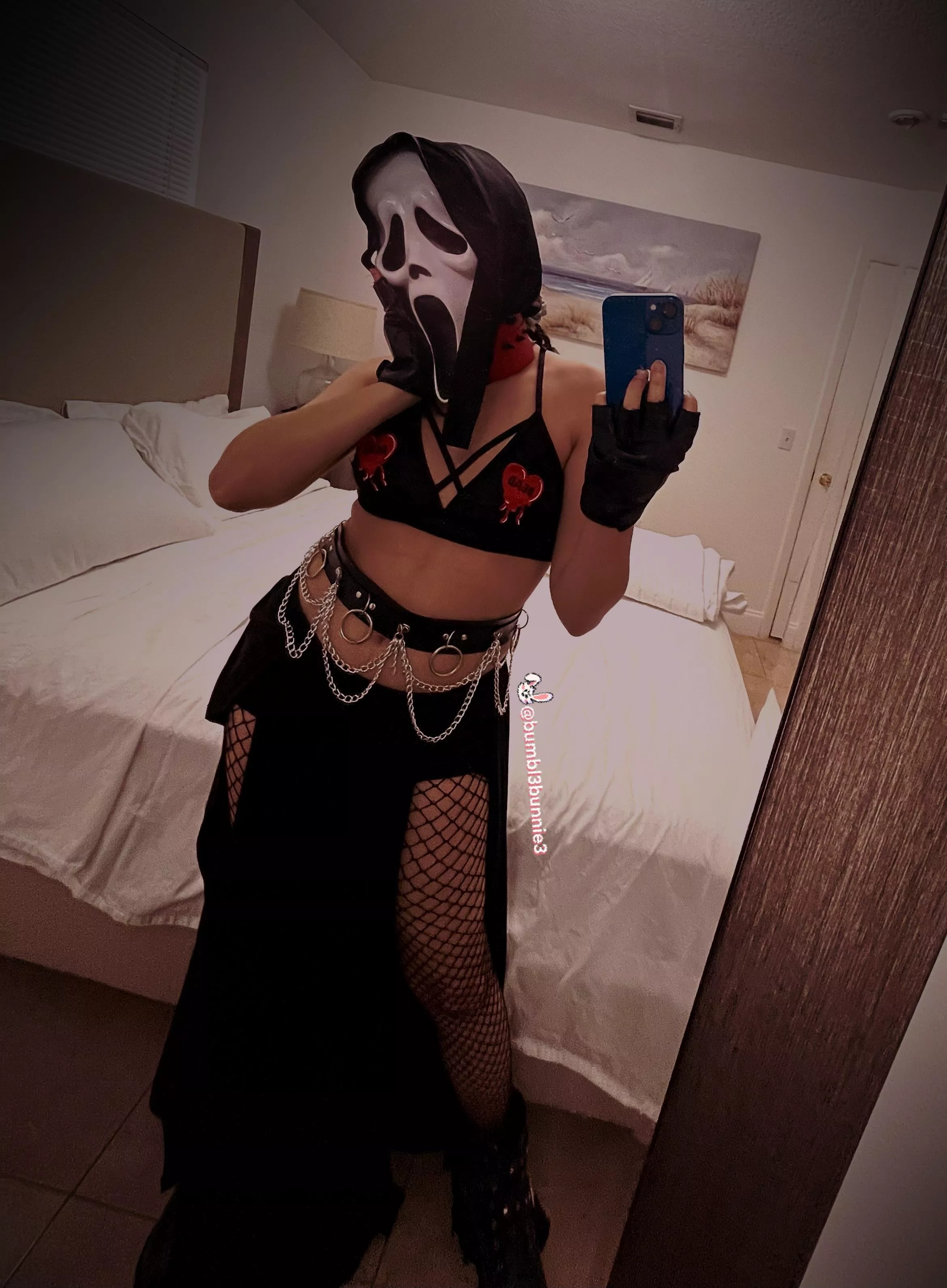 Happy Friday the 13th 🩸 posted by Bumblebunni3