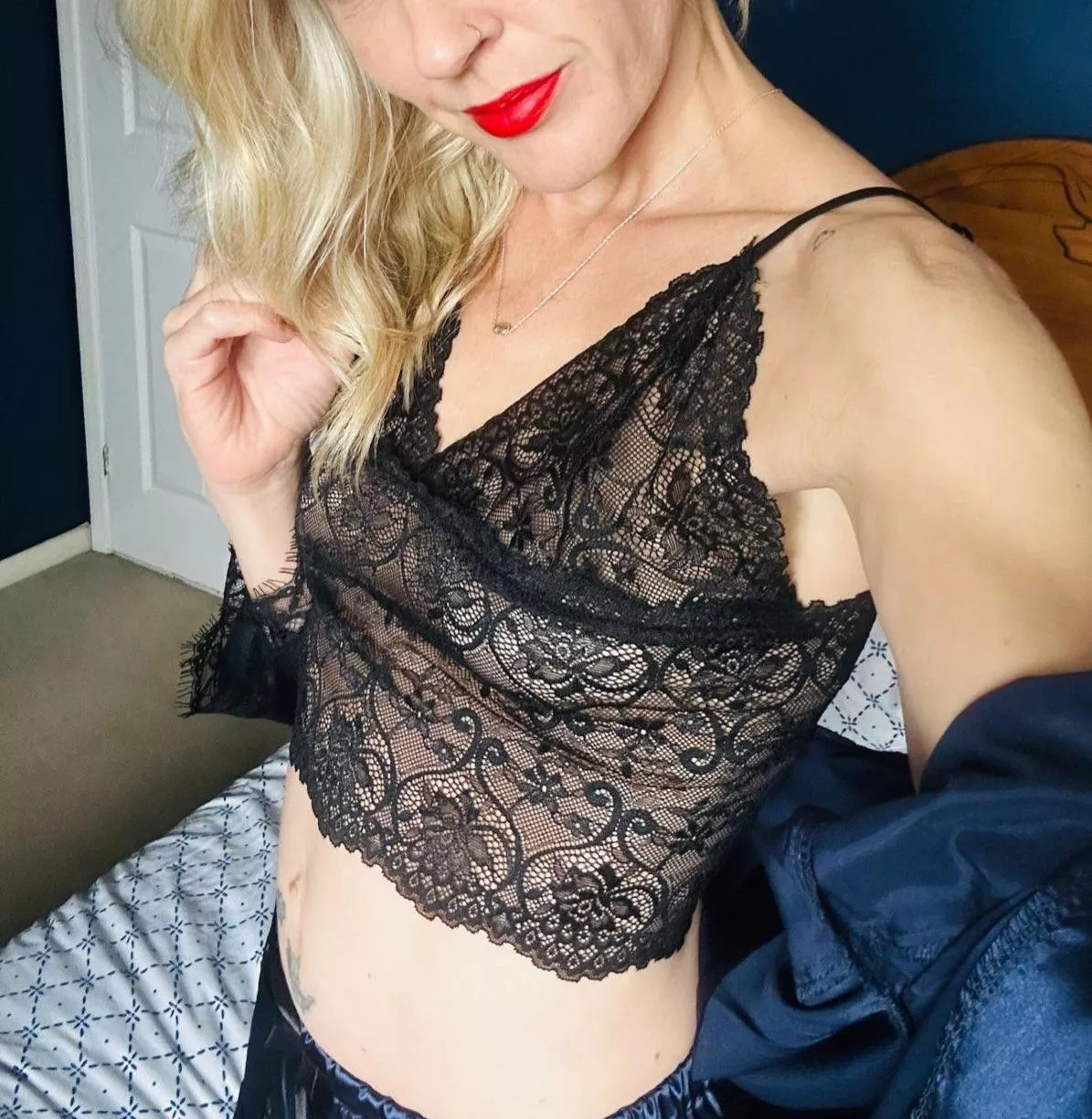 I’m bored and in need of attention 😈 posted by greeneyedstripper