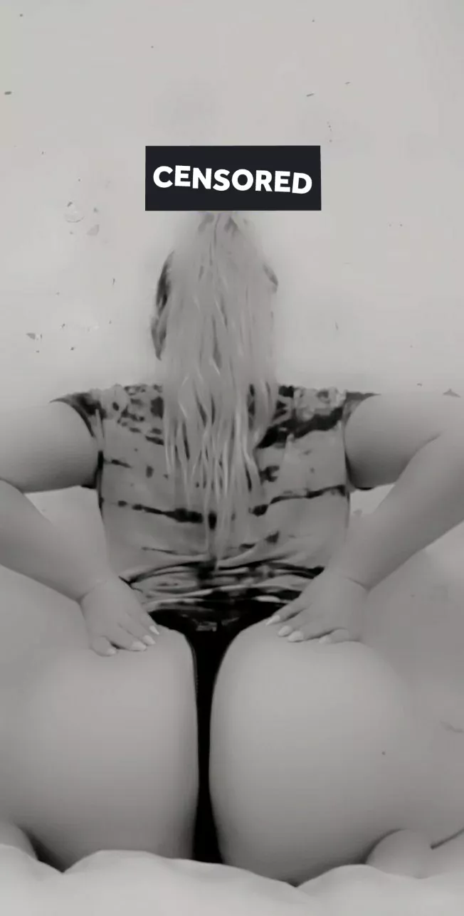 Let me sit my ass on you, daddy posted by Izzy_Suicidoll