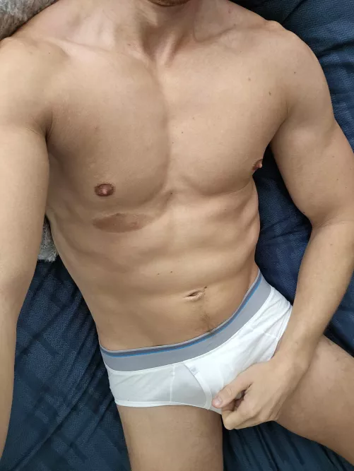 Lounging around in my MW TWs today. Happy weekend, brothers. by Yvr_guy_87