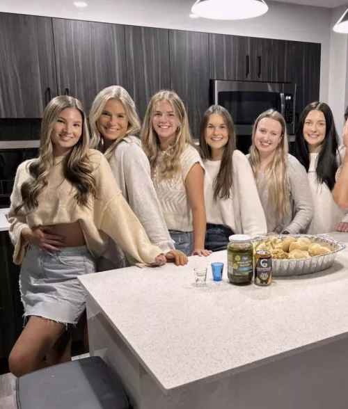 Pm me by Wibbleyw0bbley