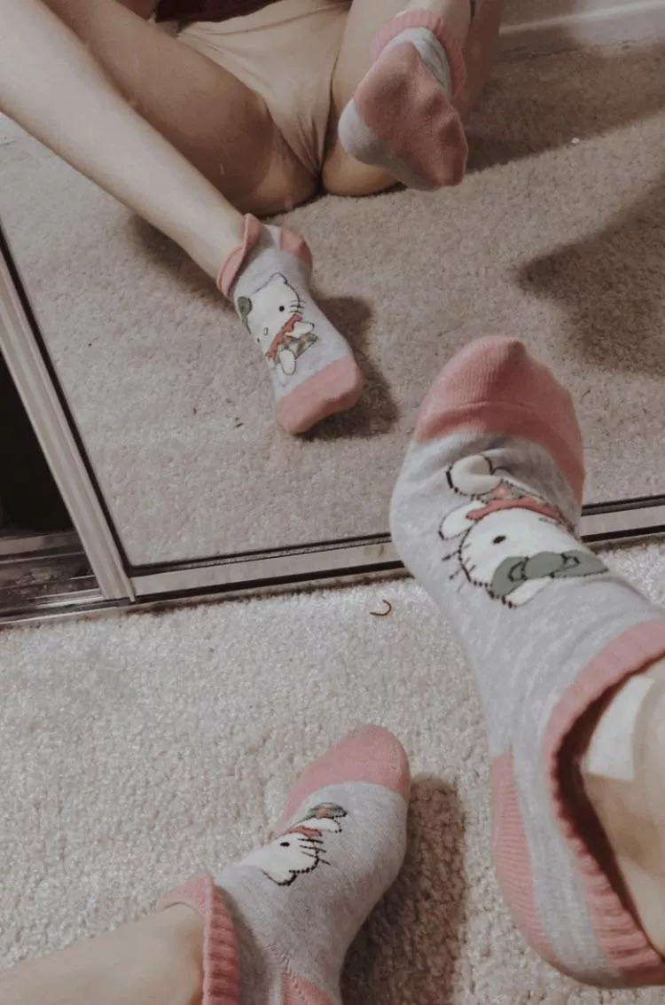 [selling] Its Friday the 13th get your spooky on with a TODAY only deal get these Hello Kitty gf ankles for $10 ~Selling panties/socks/bras and more~ posted by SlutSellingSocks