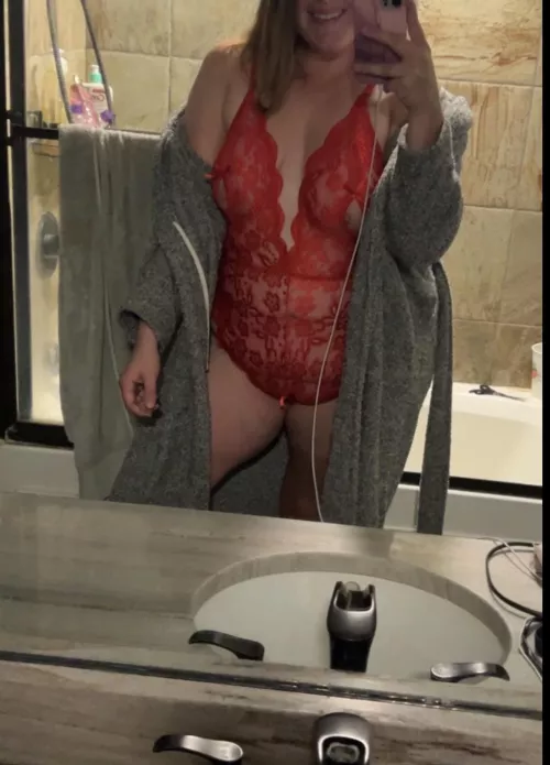 Would you be a fan of the surprise hiding under my cozy robe? by 3xMilf