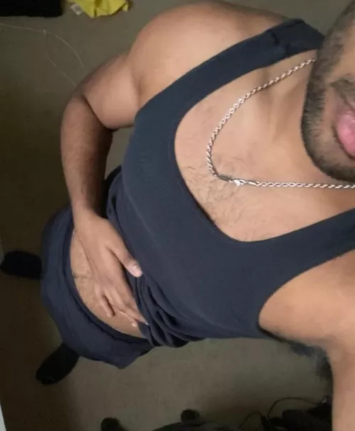 22 m us brown boy matt_trevor19 by EmergencyIncome