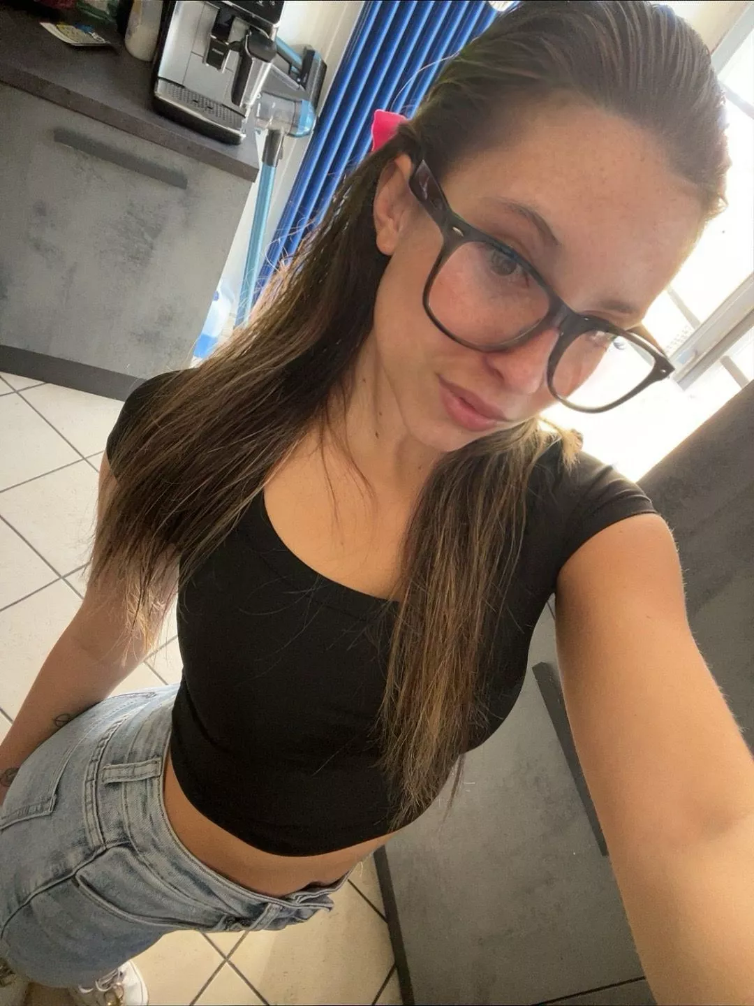 Can you resist a petite girl like me? [f22] posted by Autumn_Alice