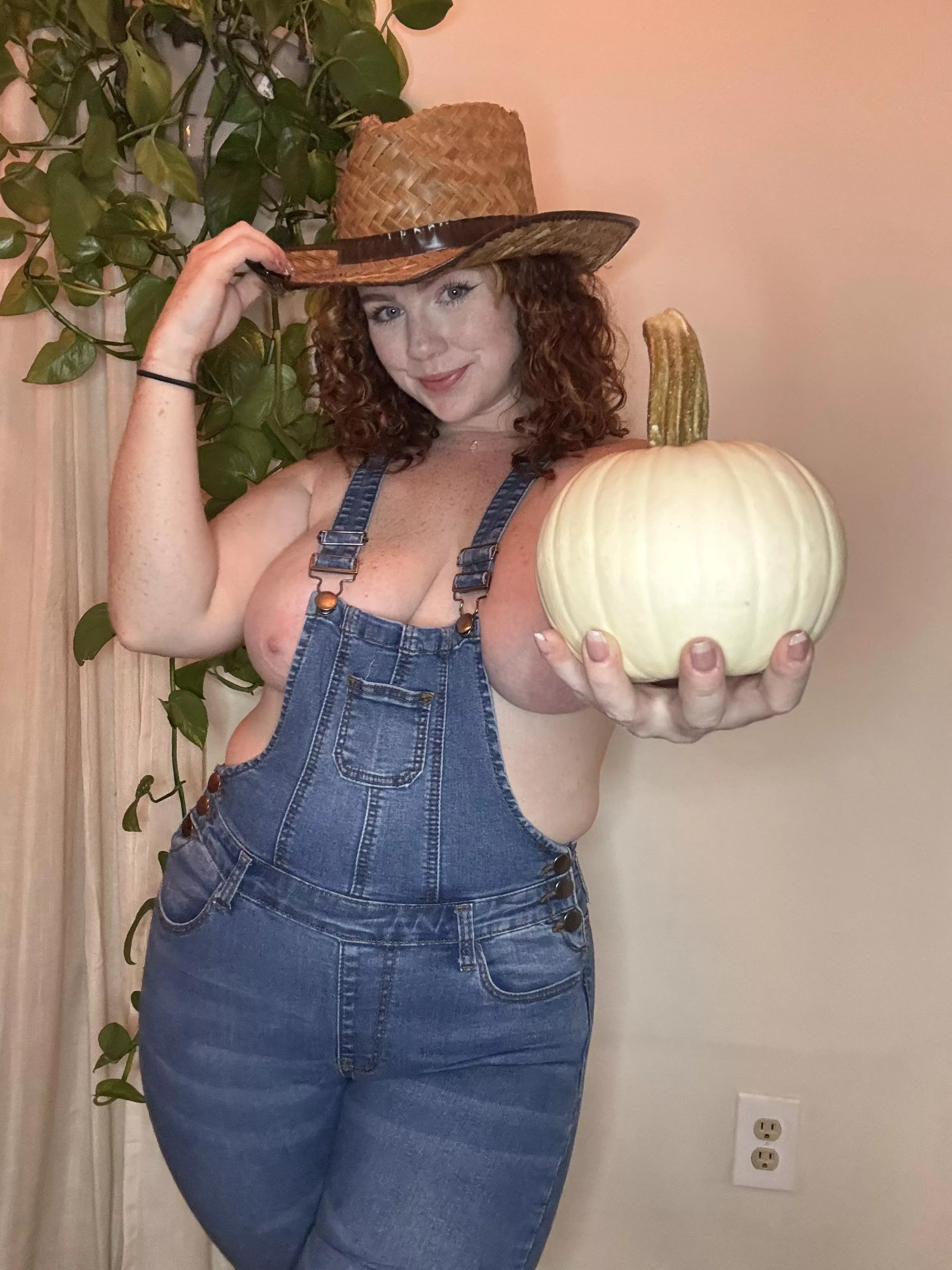 Cute curvy cowgirl posted by Spicysubsam