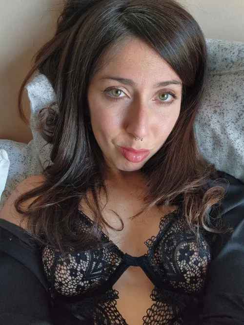 Do you think I'm attractive? by Volcanika_