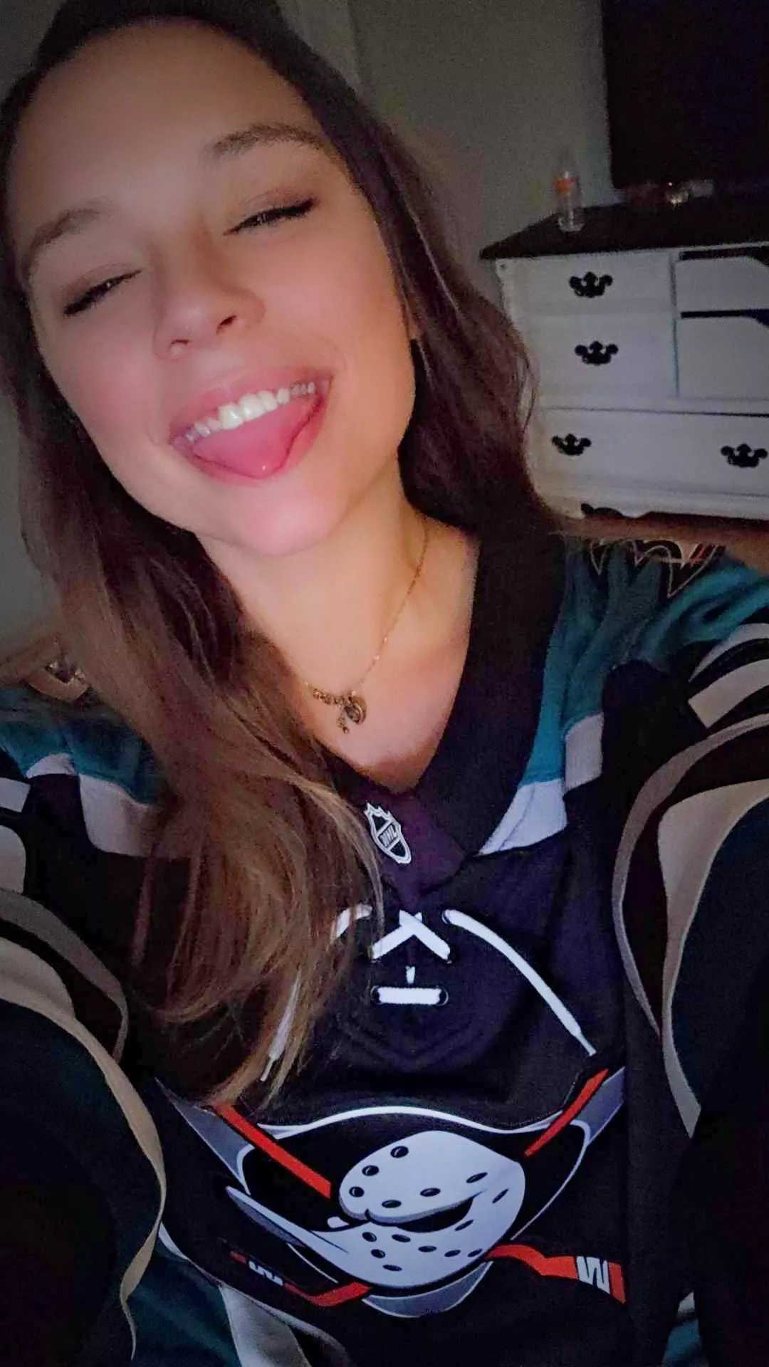 Ducks game tonight, after the rangers game! 😘💕❤️ posted by CeeJay9xx