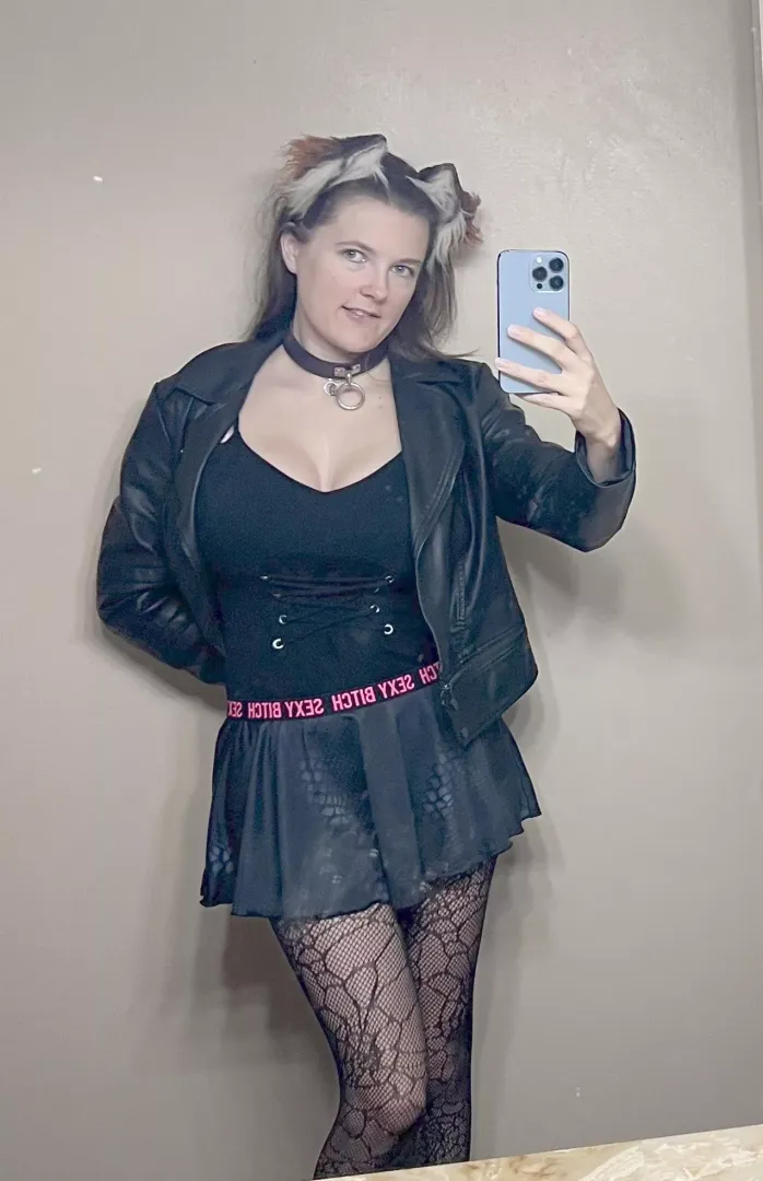 Feeling dommy today posted by Foxsplatter