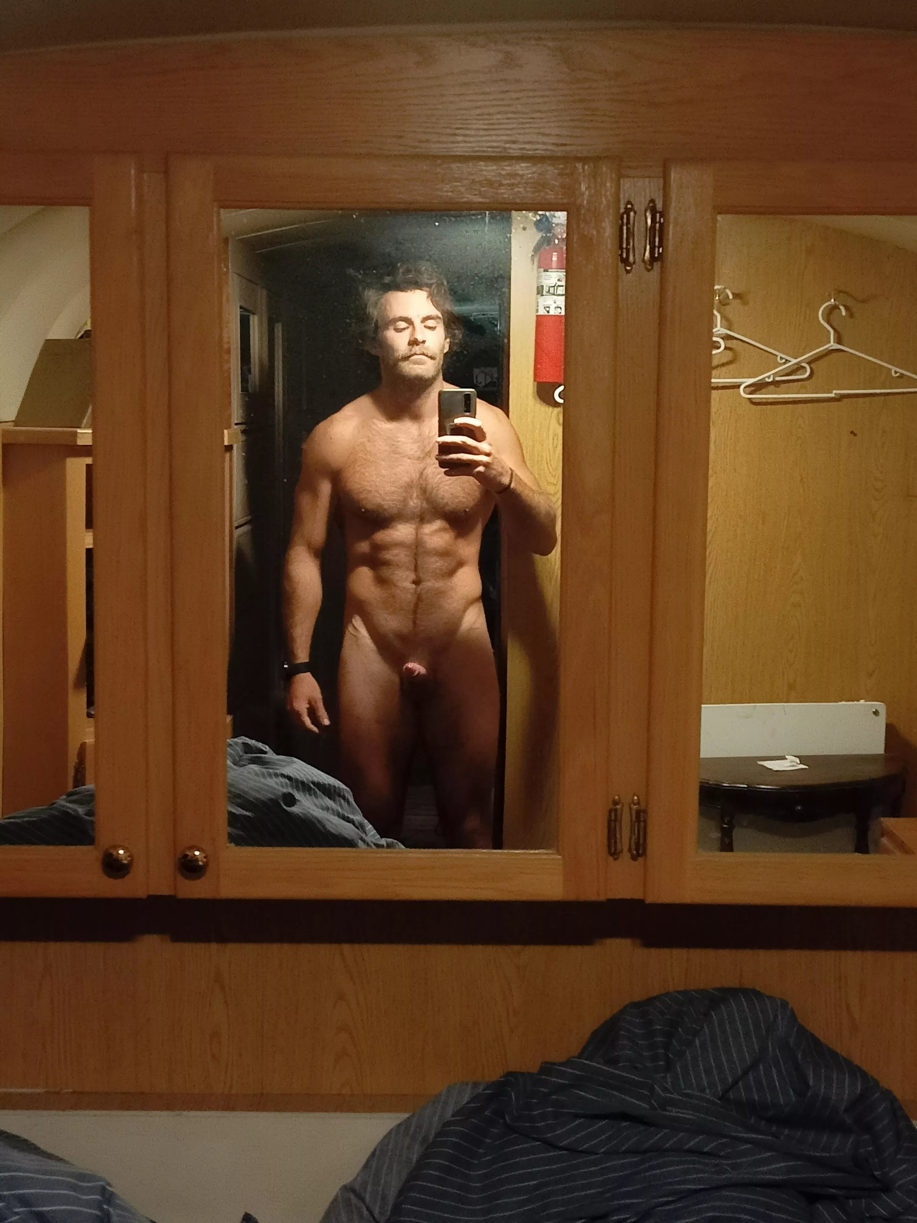 Just a regular mirror selfie posted by eufrane