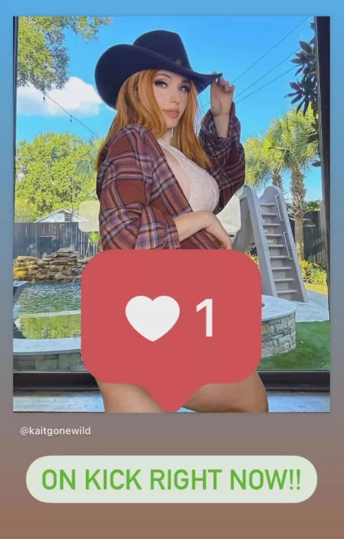 LIVE BODY PAINTING ON KICK.COM/AMOURANTH - SHE'S LIVE RIGHT NOW by InfiltratorOmega