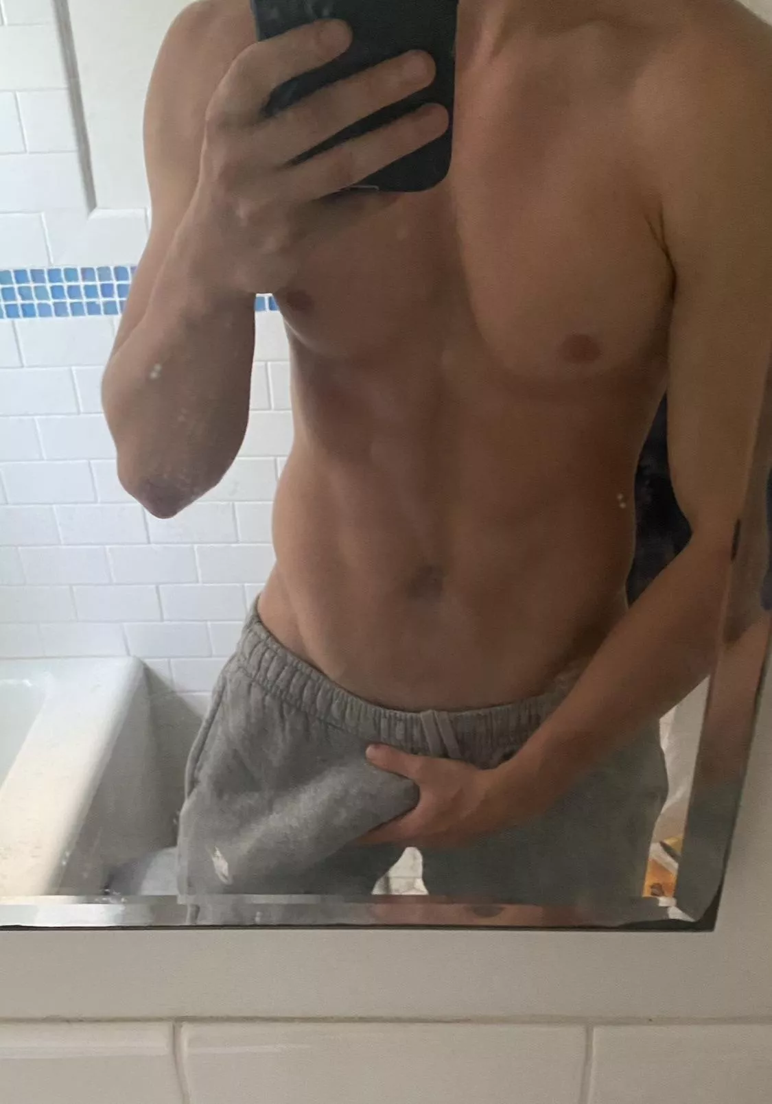 Love wearing these sweats to the gym, do you think that’s a problem? posted by Efficient-Judge-5005