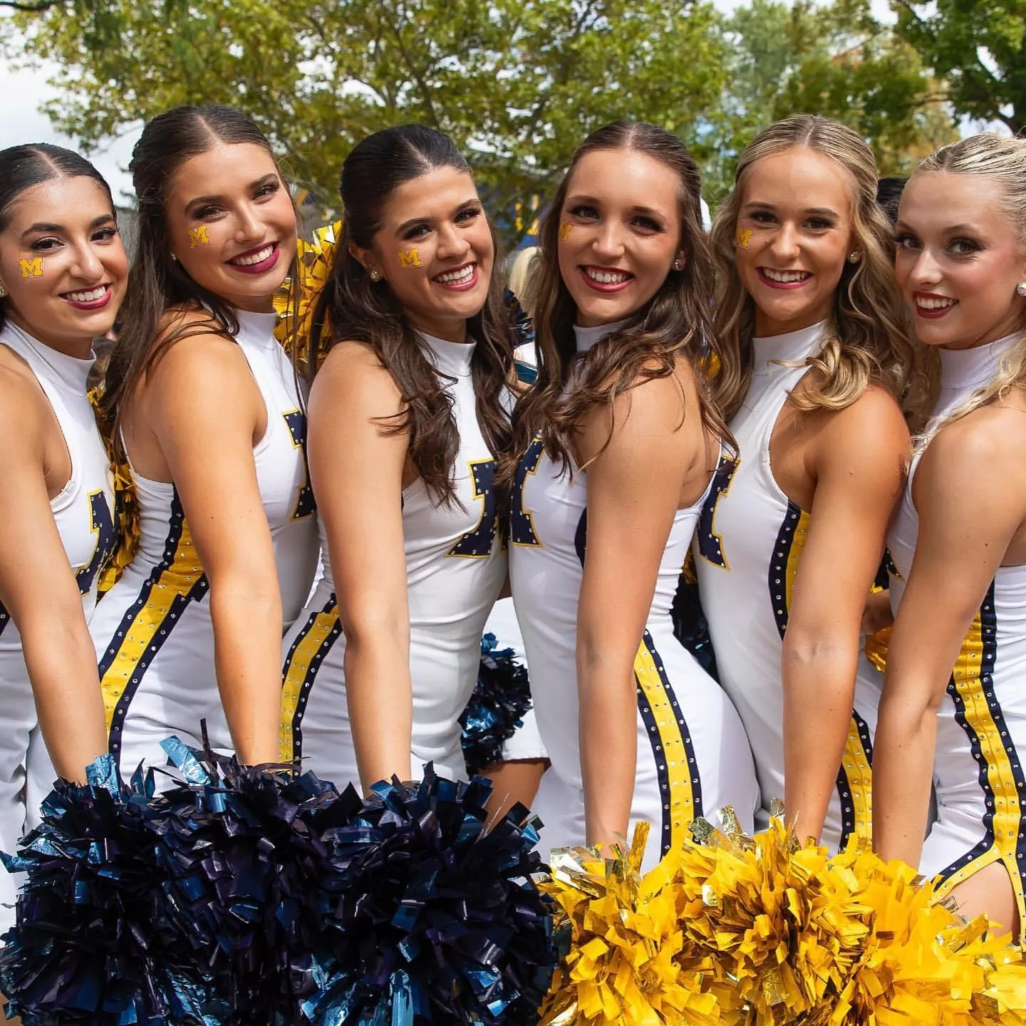 Michigan cheerleaders [6] posted by HonestRunner