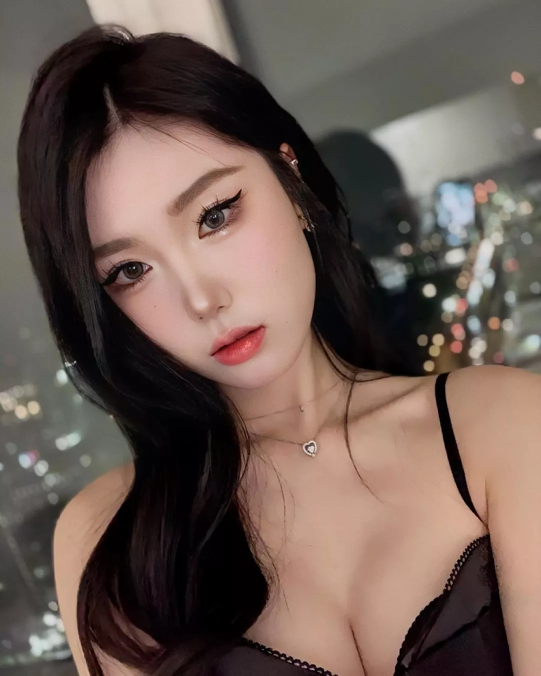 Pretty eyes posted by Majestic_Painter8660