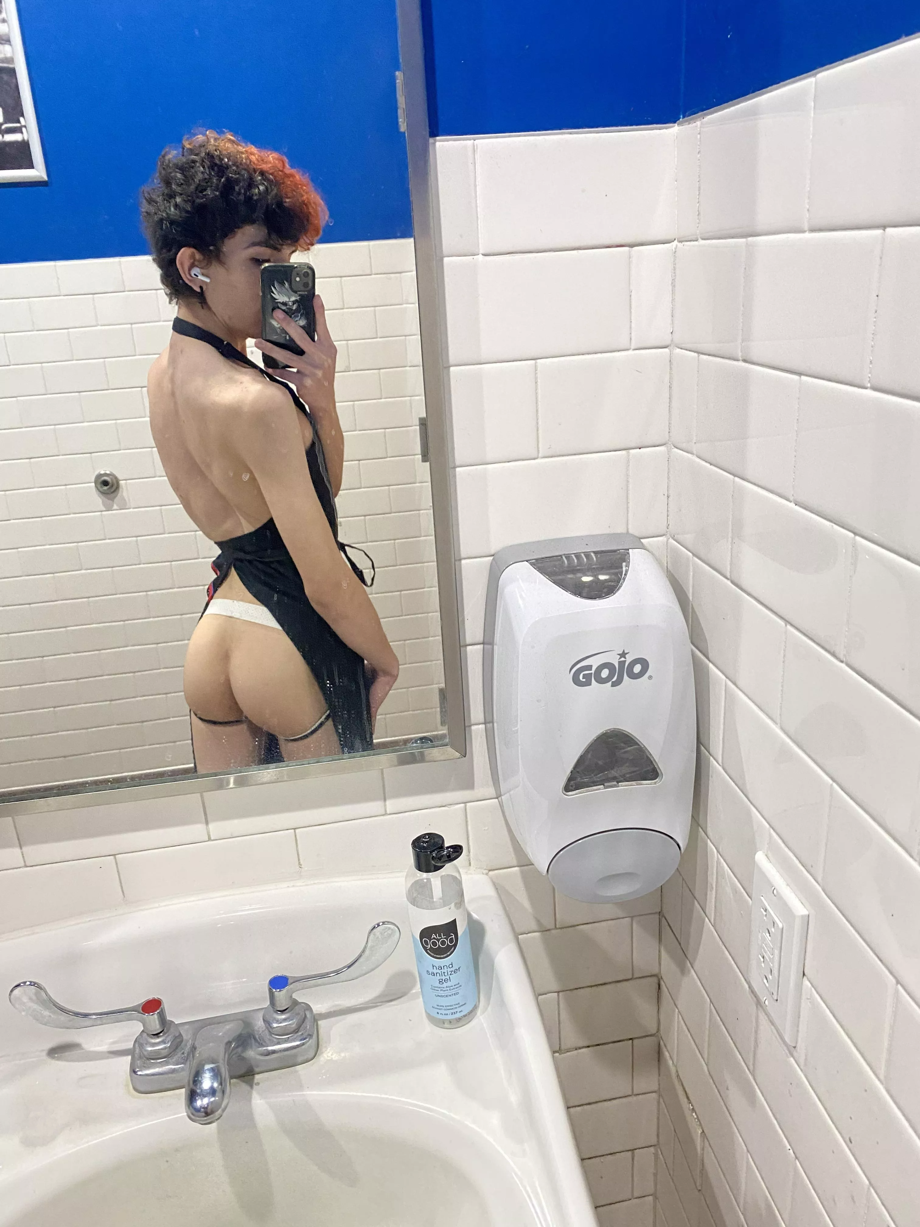 [19] Pizza boy anyone?:3 posted by hornykage23