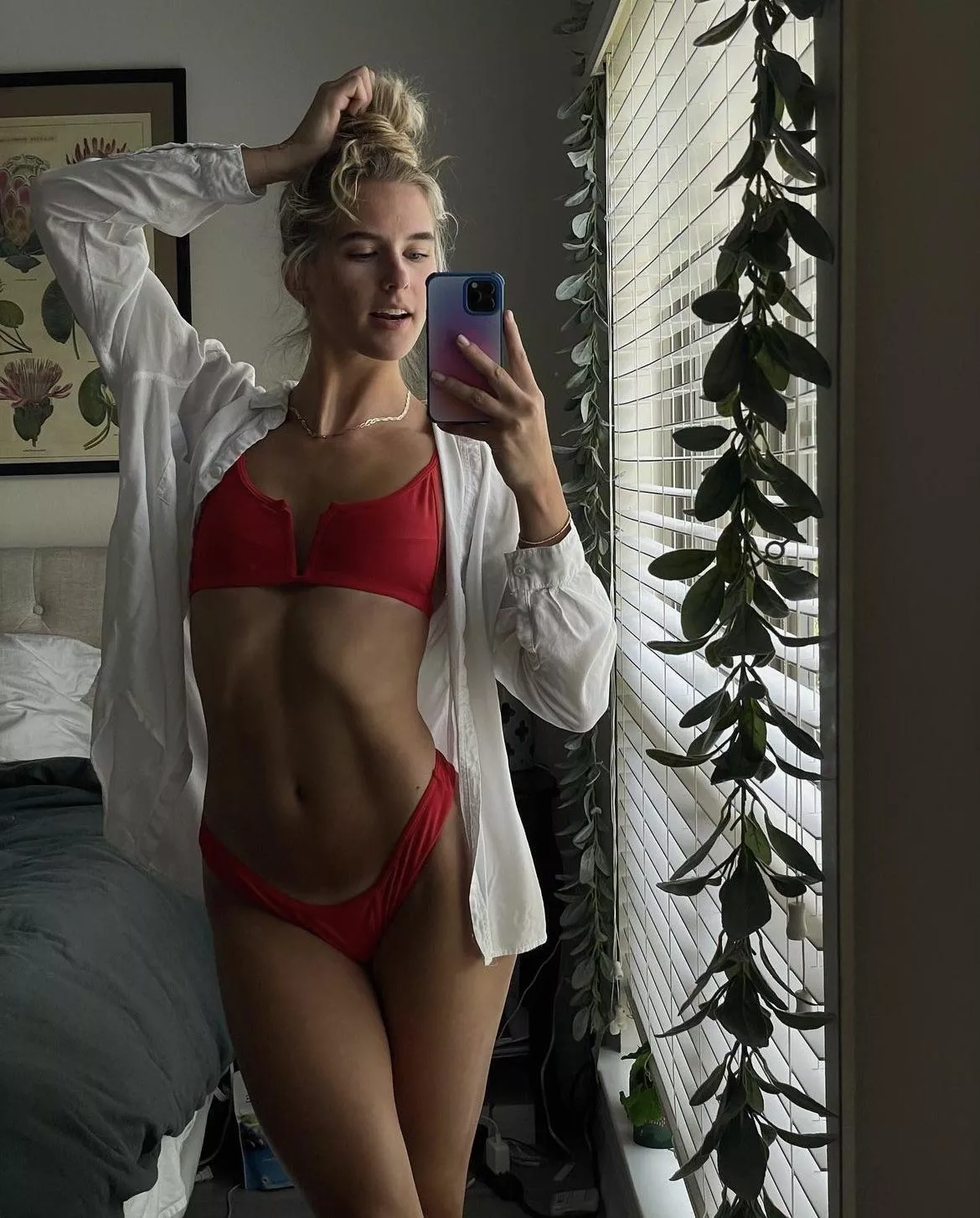 20 yo fit girl iutr posted by DecemberBloke