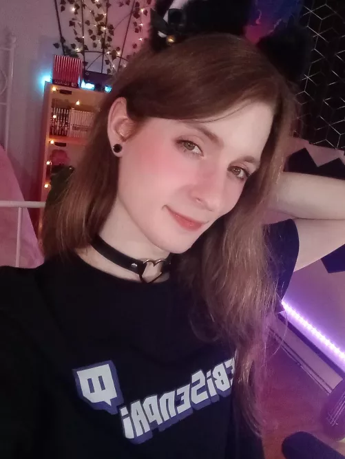 Any tips to look more feminine? 😳 by Rebi_Senpai