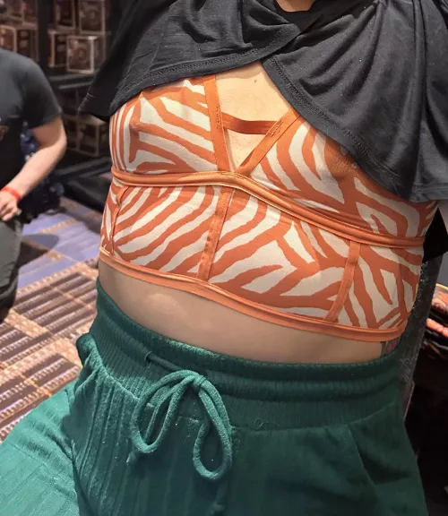 Felt so slutty at this comic con 😈 accidental flashes for everyone by Brujabimbo