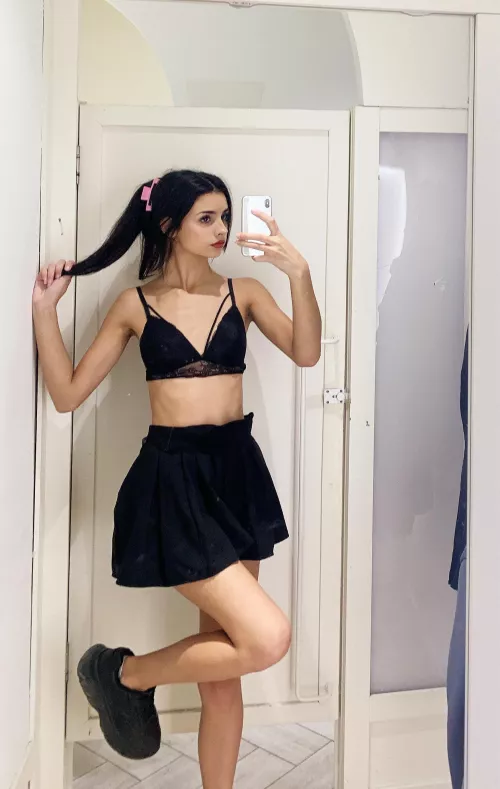 I hope you need a new legal college gf with a brunette hair and adorable face by Comfortablge