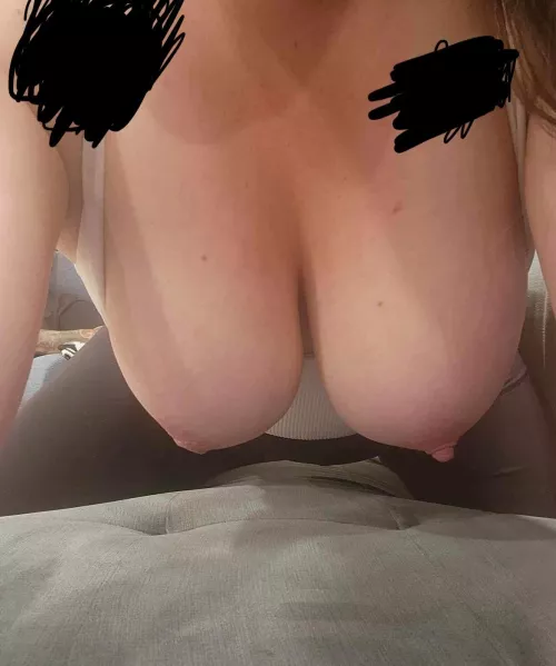 I’ve been self conscious about my boobs for as long as I can remember, finally got the confidence to post em! by CraftyAir9987