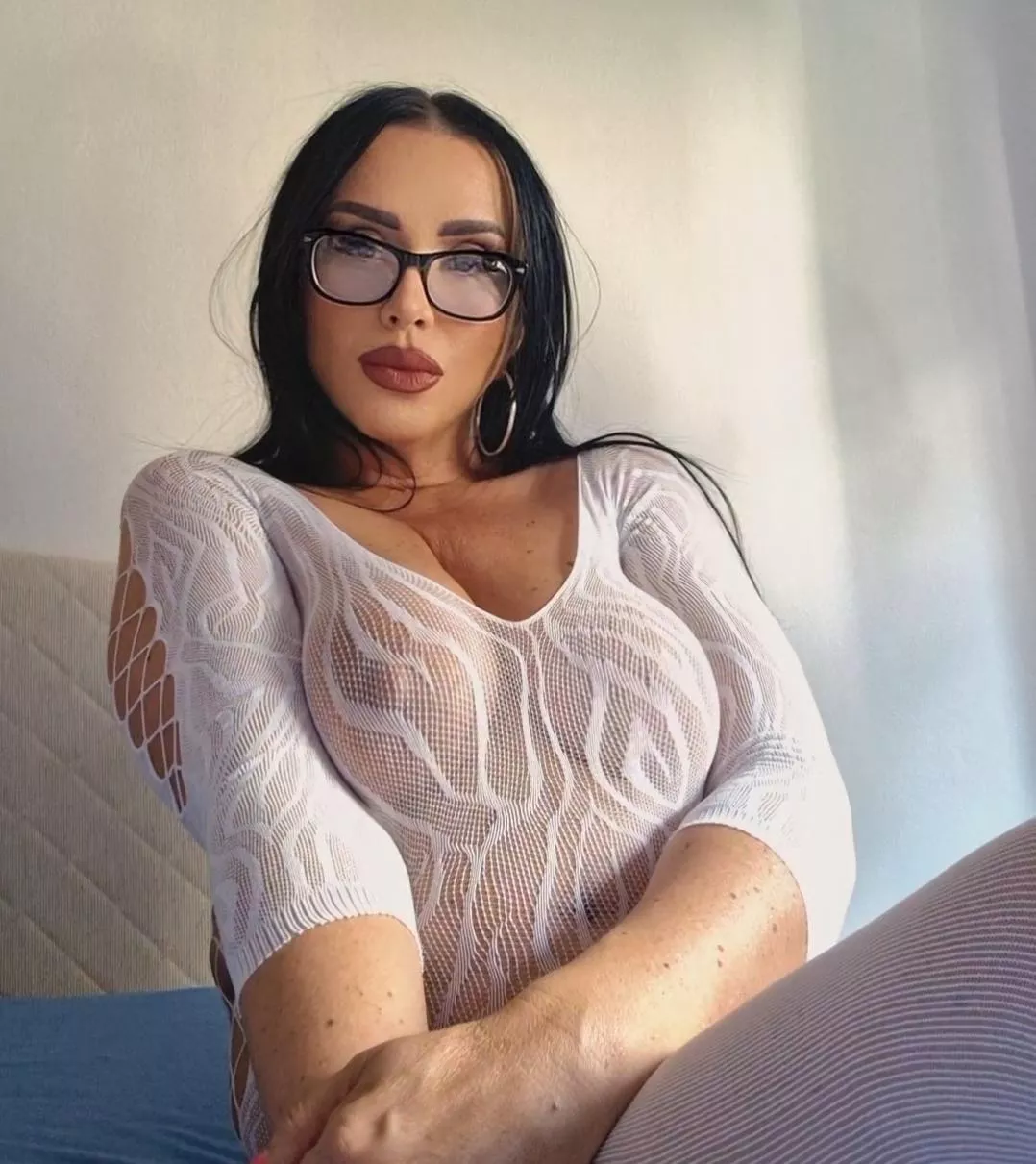 Life's too short to have boring hair. Brunette and loving the flirty vibes posted by goddessselinaxo