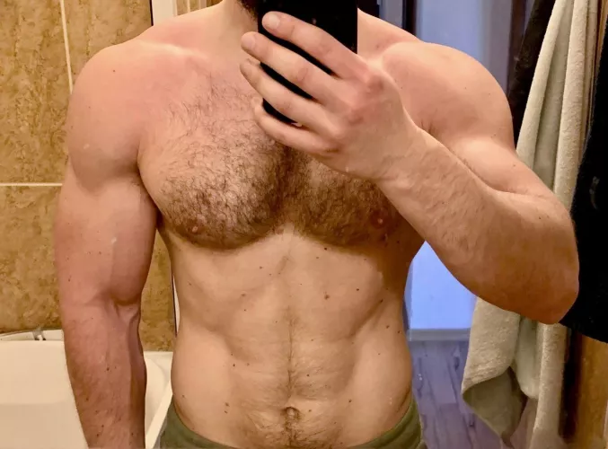 (M) Love it when straight guys stare at me in the locker room by inc0mpl_te