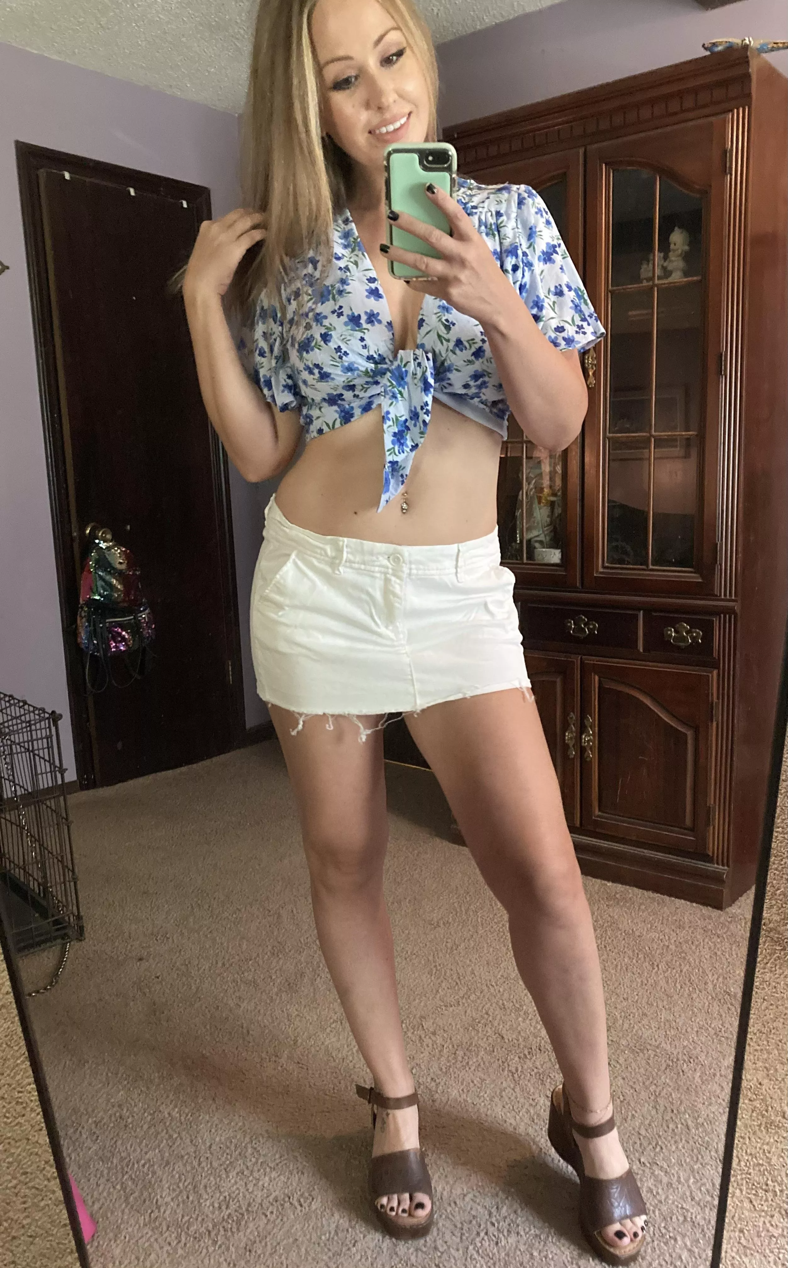 Tight jean mini skirt… Do you like this outfit? posted by cheriiirob777