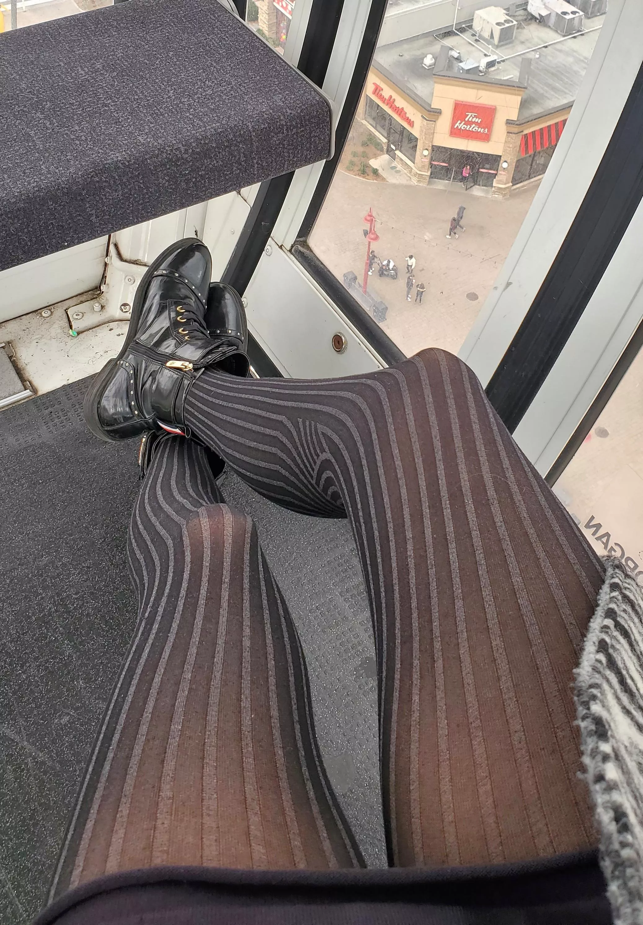 Would you kneel for Canadian girl?.. posted by popruzhinka