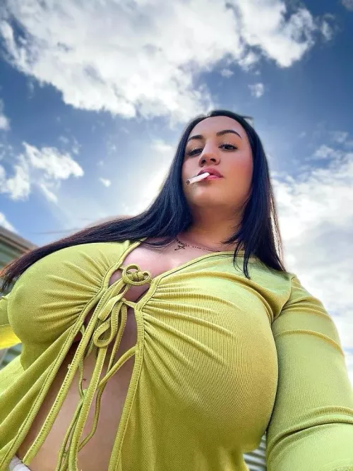 Ya girl getting busty in the sun ☀️ by Busty_Saggi