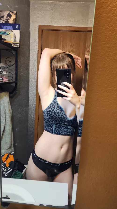 After gym pits🥵still smells fresh and sweet by kitsuneduff