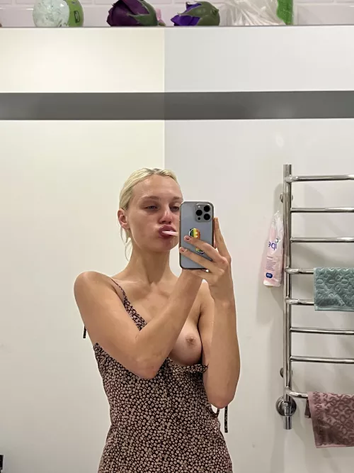 Are there REALLY guys who think A-cups are hotter than double-Ds? 🤔 by Muza_for_love