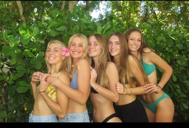 Beach Bunch [5] by supastar1