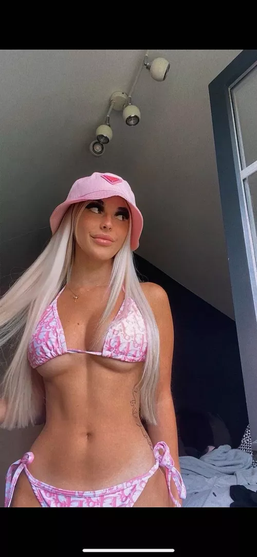 Close your eyes unless you want to be aroused. by HopeLopezGT