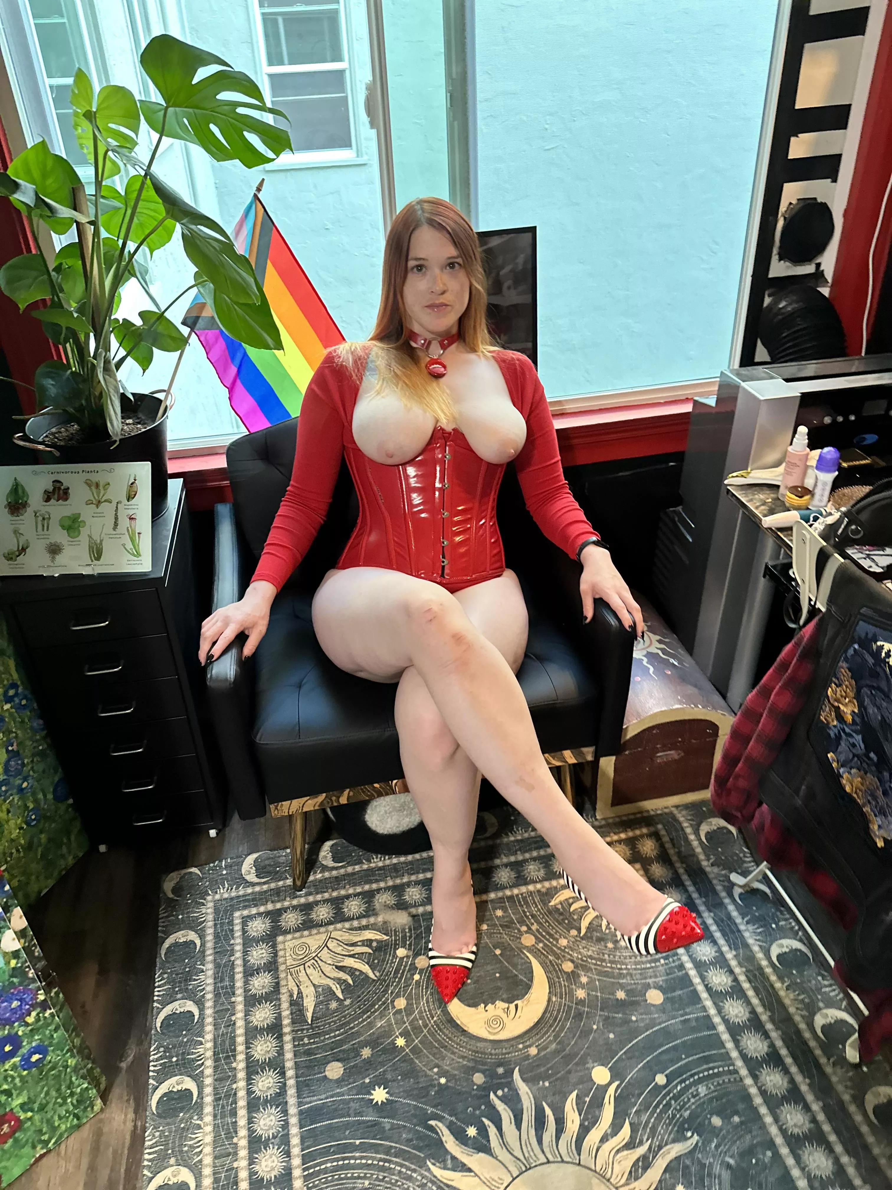 Do you like redheads with big tits and a thick ass? posted by bluewillow27