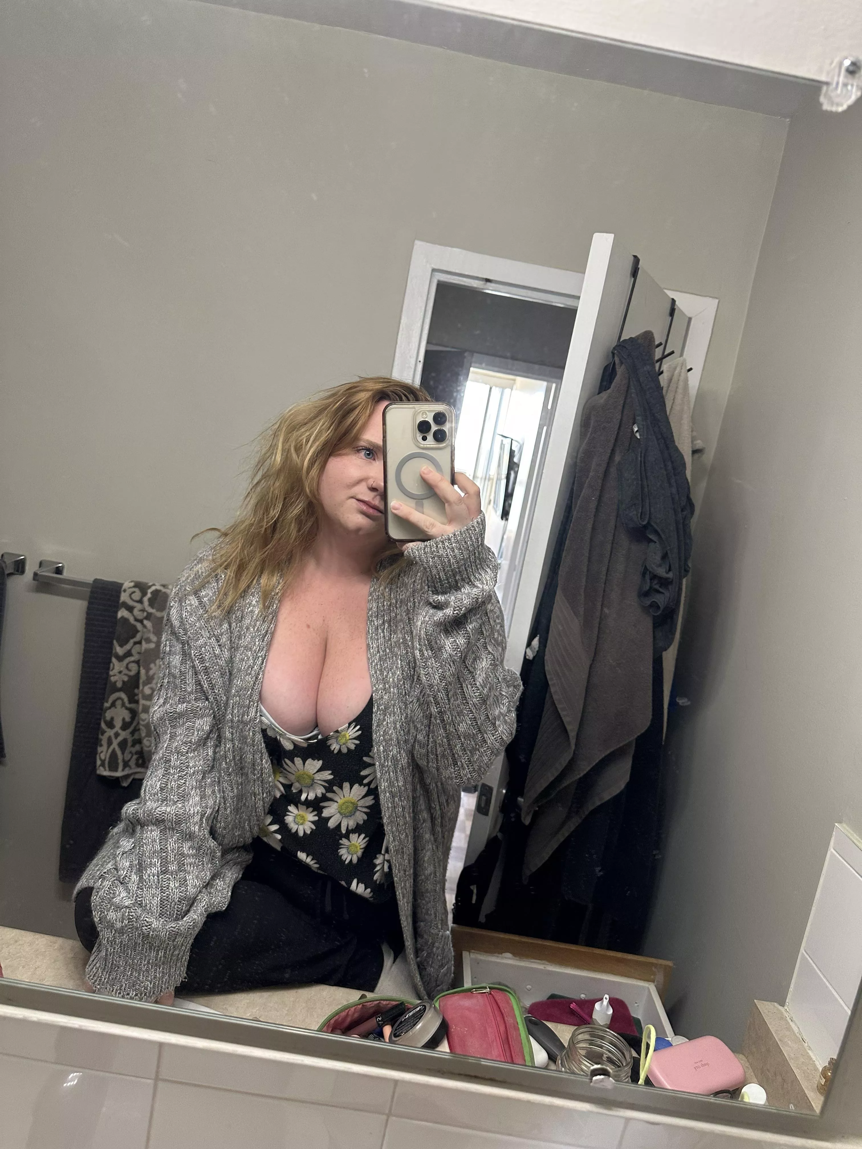 Happy Tuesday lovers posted by Lauraleslie