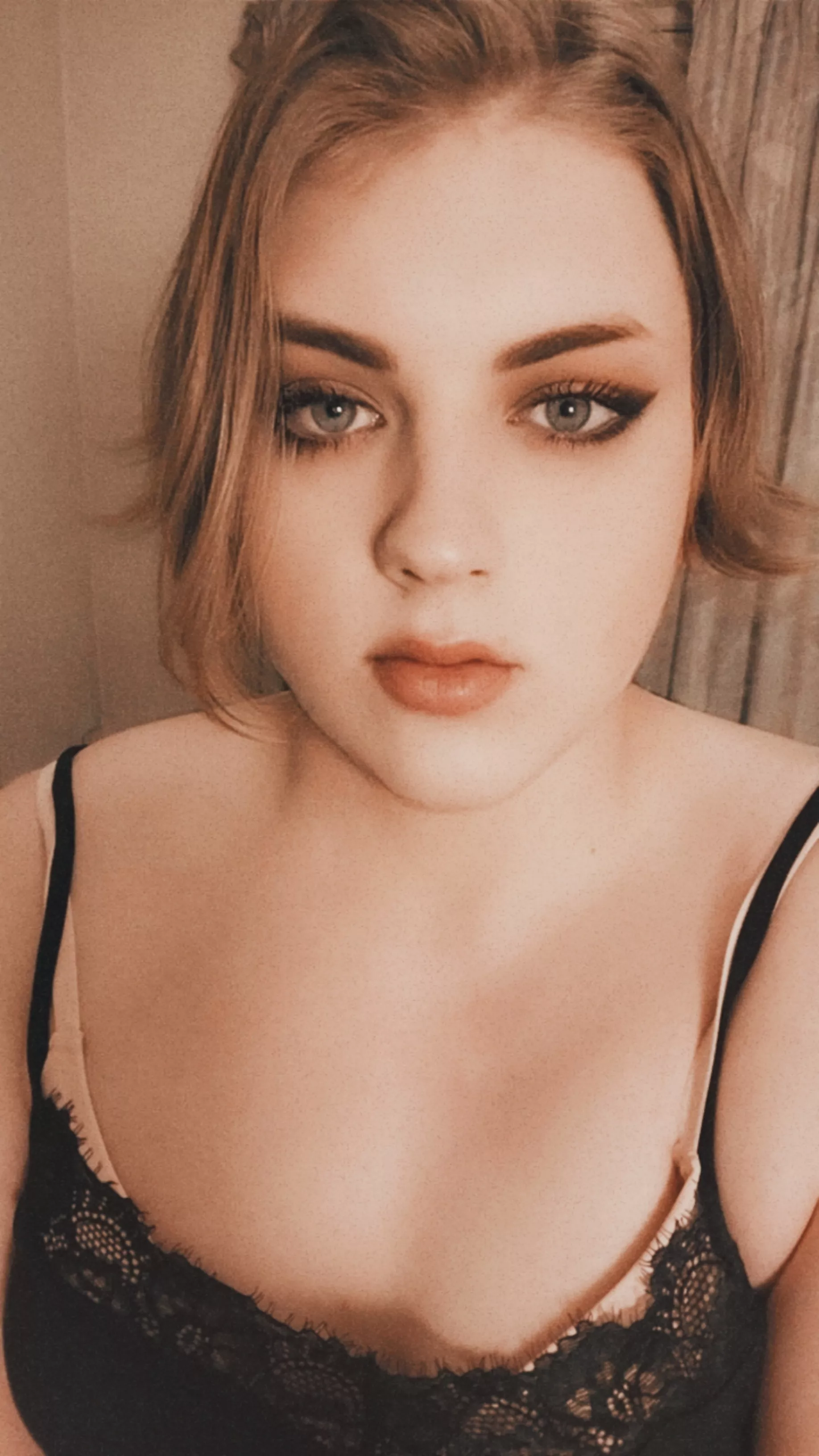 Hello, cute make up day, thought that I post posted by roxystoch