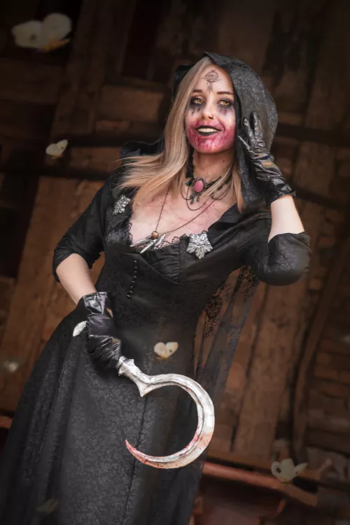 Hi Evan.. My Bela Dimitrescu Cosplay from Resident Evil 8 by ThuwooCreative