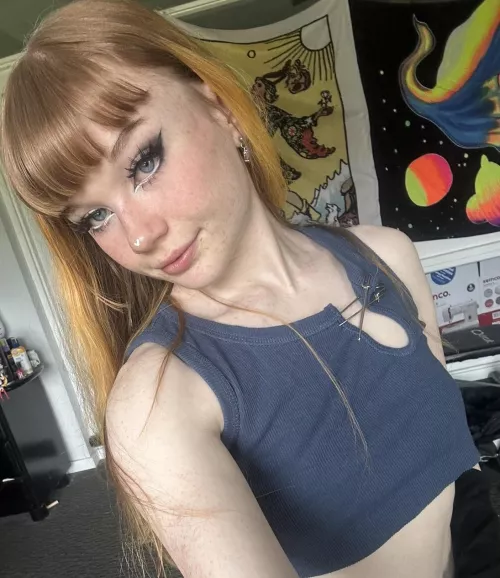 i love this top :3 by pocketpixxie