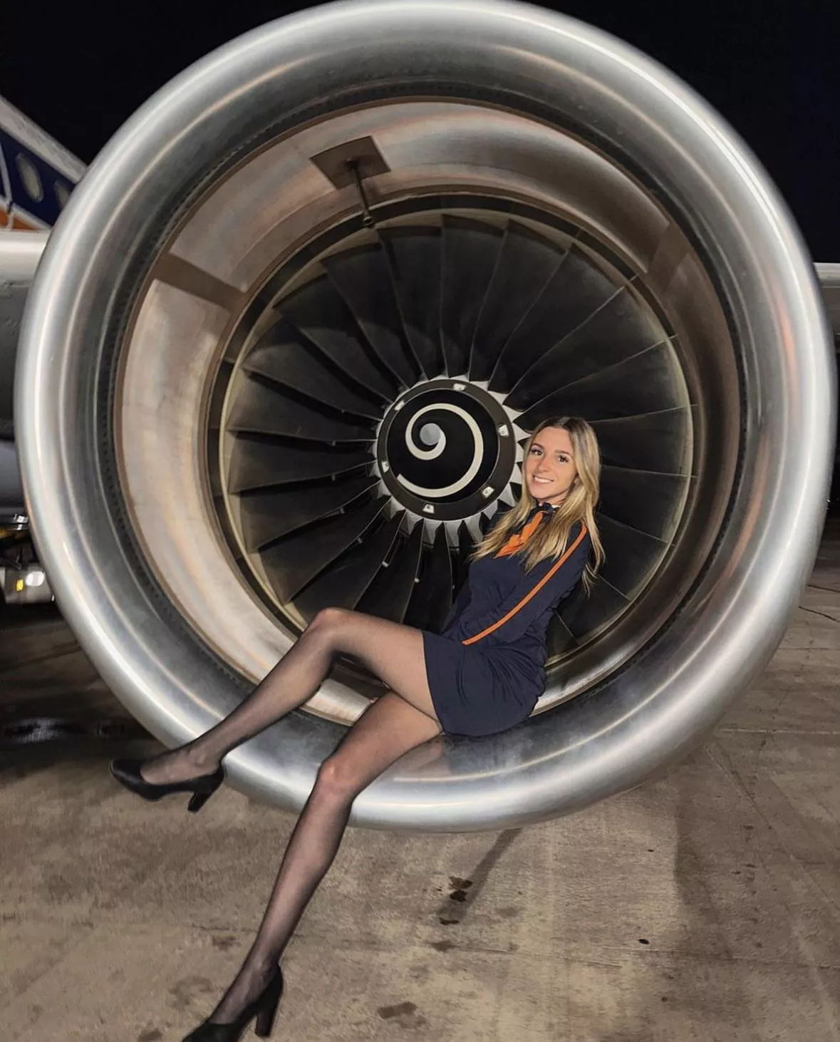 Legs for days 🇺🇸 posted by arrayoutofbounds2