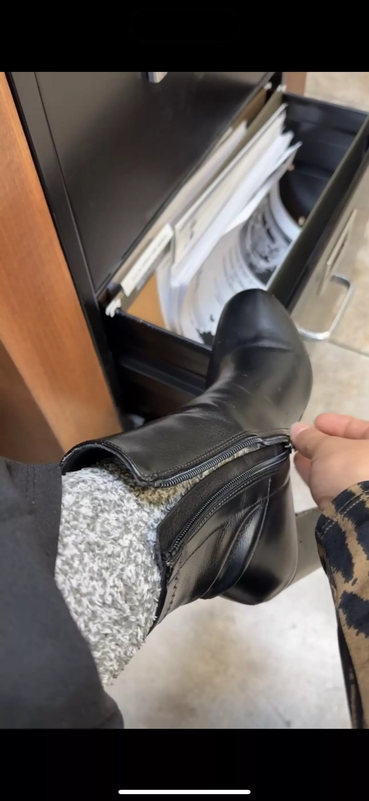 Working in Fuzzies & Heels posted by 1itt1efoot