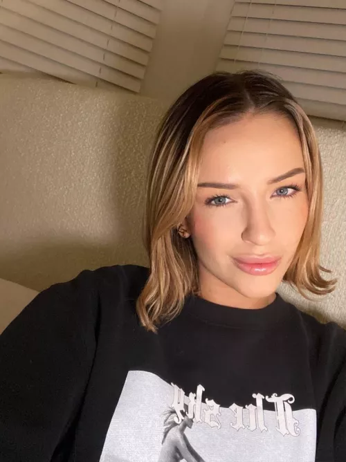 Gorgeous Single Mom by nicoleharriiss