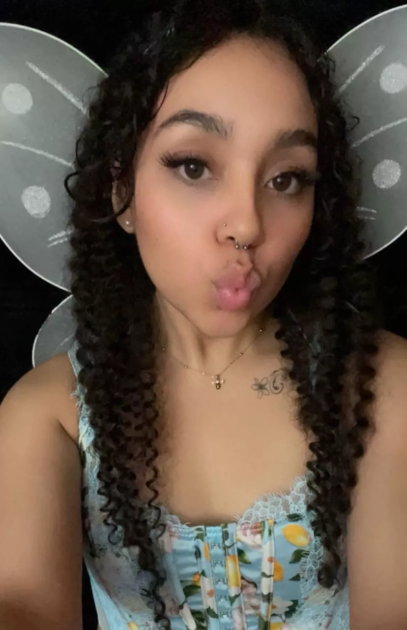 I wanna know if you find me cute enough to date posted by xxchloexoxo