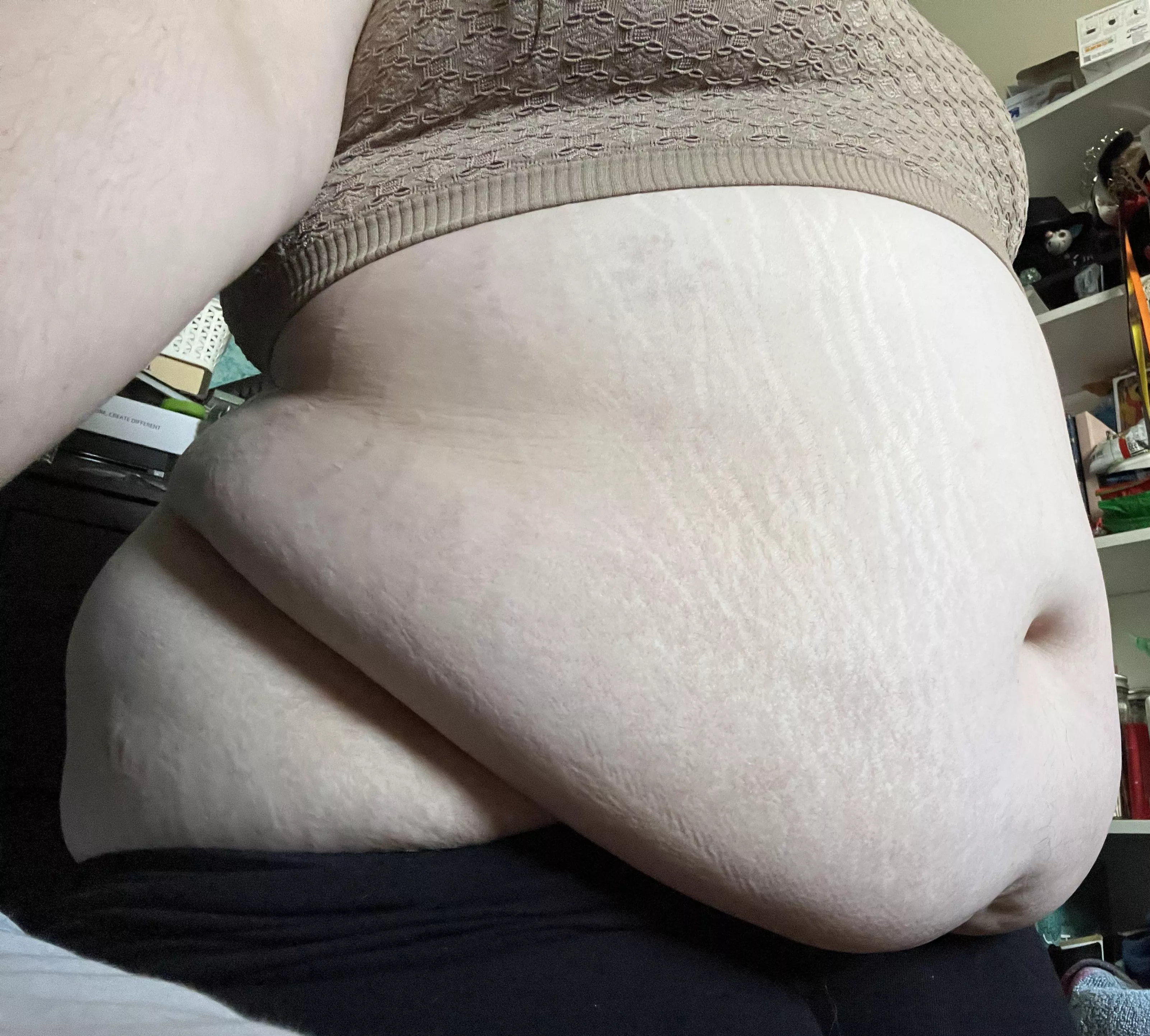 I’m 4’11 and 230lbs. Am I SSBBW? posted by SchmokeABew