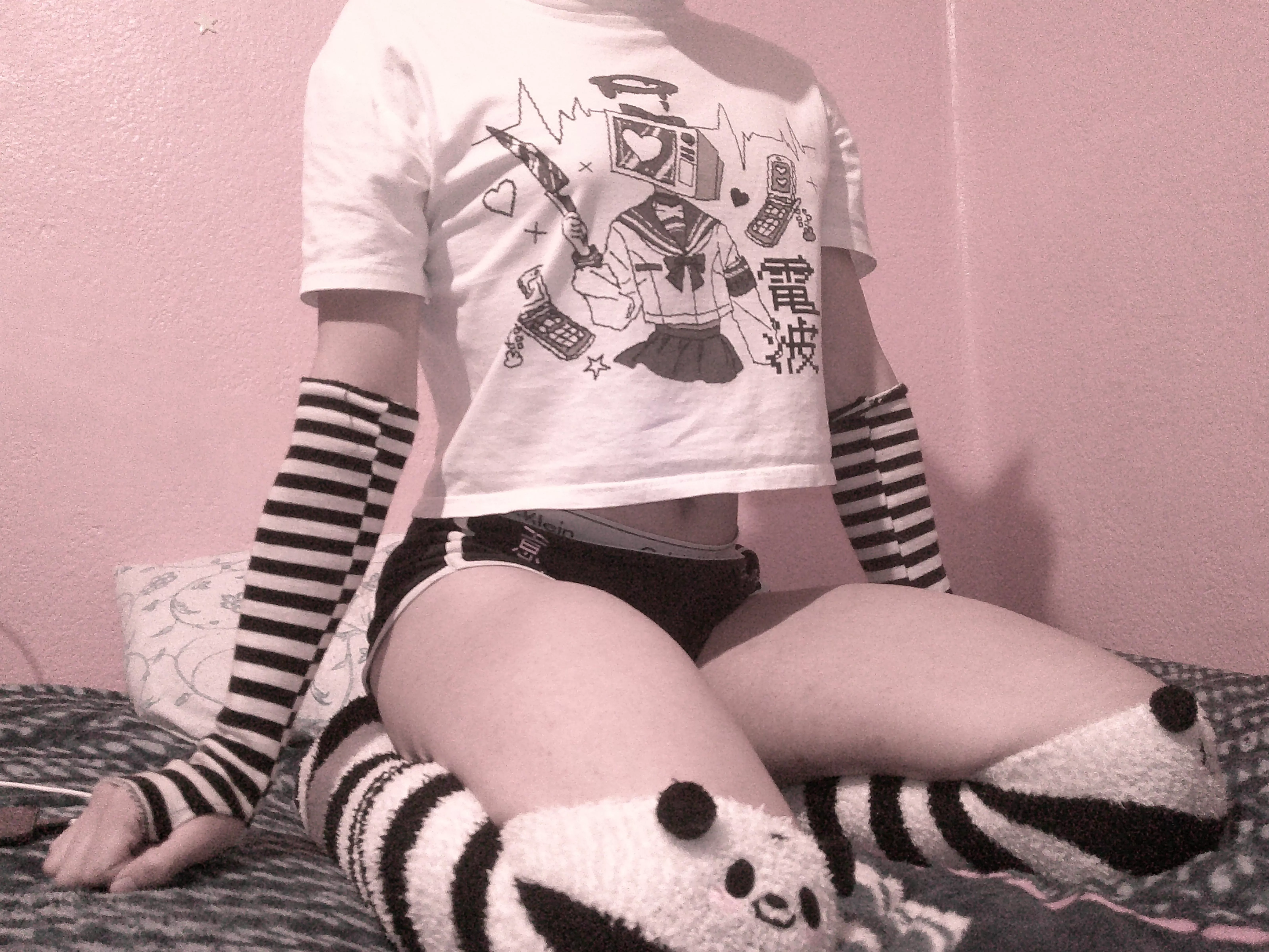 Lonely femboi UnU posted by Vue_Ko