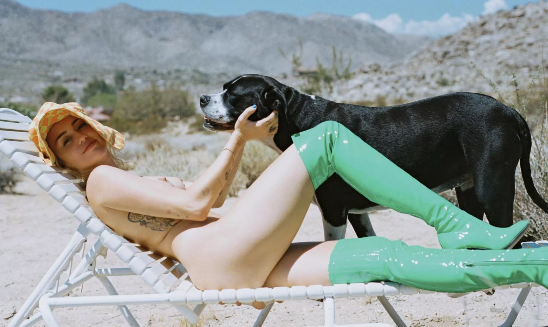 Miley Cyrus posted by Edgingtobabes19