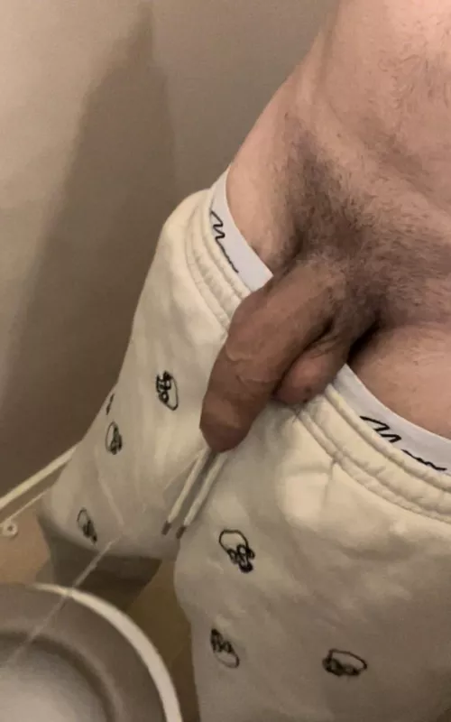 On your knees and open that mouth👅, I hope you’re thirsty💦Dms open😈 by HungYoungAlpha-